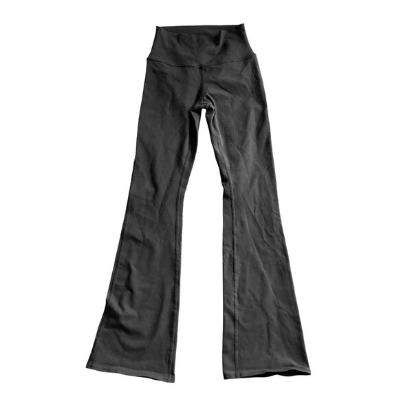 ALO Yoga Airbrush High-Waist 7/8 Bootcut Leggings in Black - Picture 1 of 6